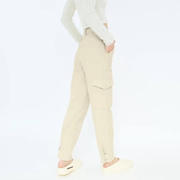 Aritzia Wilfred Free Modern Cargo Pant in Cream (Birch) - Picture 7 of 12